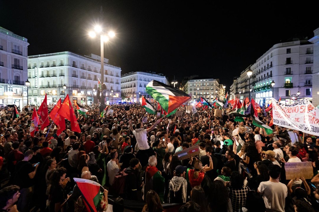 Manifestación en solidaridad del pueblo palestino en Puerta del Sol.

Diego Radamés / Europa Press
09/10/2023