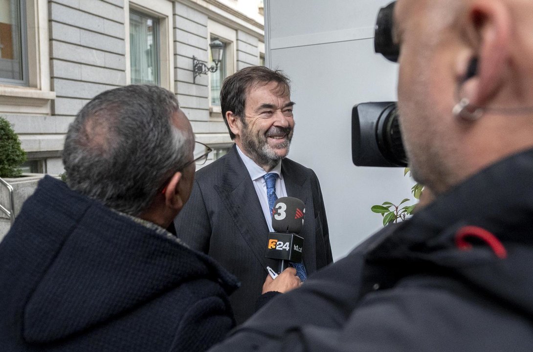 El presidente interino del Consejo General del Poder Judicial (CGPJ), Vicente Guilarte, a su llegada al acto de homenaje a la Constitución, en el Congreso de los Diputados, a 6 de diciembre de 2023, en Madrid (España). Las Cortes Generales celebran el 45 aniversario de la Carta Magna en un acto institucional presidido por los presidentes del Congreso y del Senado y en el que participa el nuevo Ejecutivo de coalición y las altas autoridades del Estado. El acto tiene lugar en medio de las negociaciones por la tramitación de la ley de amnistía. Vox y los socios independentistas y nacionalistas del Gobierno repiten su ausencia en el acto institucional. El encuentro ha comenzado con la interpretación del tema ‘Aquellas pequeñas cosas’ de Joan Manuel Serrat y se cierra con ‘Al Alba’, uno de los éxitos de Luis Eduardo Aute, ambos interpretados por la cantante María Berasarte. Entre las canciones se leen una serie de artículos de la Constitución por parte de personas ajenas a la vida parlamentaria.,Image: 827263836, License: Rights-managed, Restrictions: , Model Release: no, Pictured: VICENTE GUILARTE, Credit line: Alberto Ortega / Europa Press / ContactoPhoto