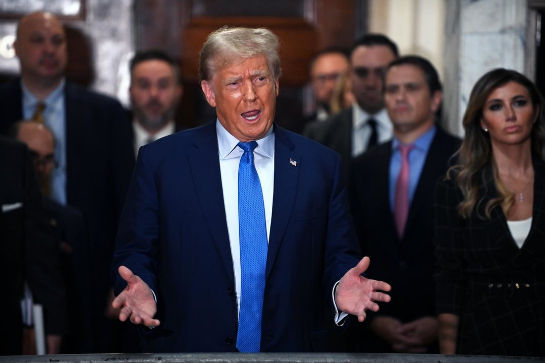 November 6, 2023, New York, New York, USA: Former President Donald Trump stepping out of the courtroom from his testimony in his civil fraud case at the State Supreme Court of New York.  He addresses the media after he testified in the case. (PHOTO: Andrea RENAULT/Zuma Press),Image: 820273262, License: Rights-managed, Restrictions: , Model Release: no, Credit line: Andrea Renault / Zuma Press / ContactoPhoto