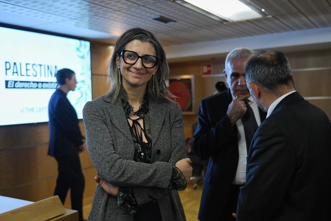 La relatora de la ONU para los Derechos Humanos Francesca Albanese, durante el acto ‘El derecho de Palestina a existir’, en la sede del Parlamento Europeo, a 18 de enero de 2024, en Madrid (España). Durante el acto, se ha analizado la actual situación en Palestina y los pasos necesarios a dar por los diferentes actores de la comunidad internacional. Además, los participantes han reclamado el derecho de los palestinos y palestinas a vivir ‘en paz’ en su Estado, libres de ataques israelíes.
18 ENERO 2024;ISRAEL;PALESTINA;GUERRA;DERECHO;CONFLICTO;DERECHOS HUMANOS;
Fernando Sánchez / Europa Press
18/1/2024