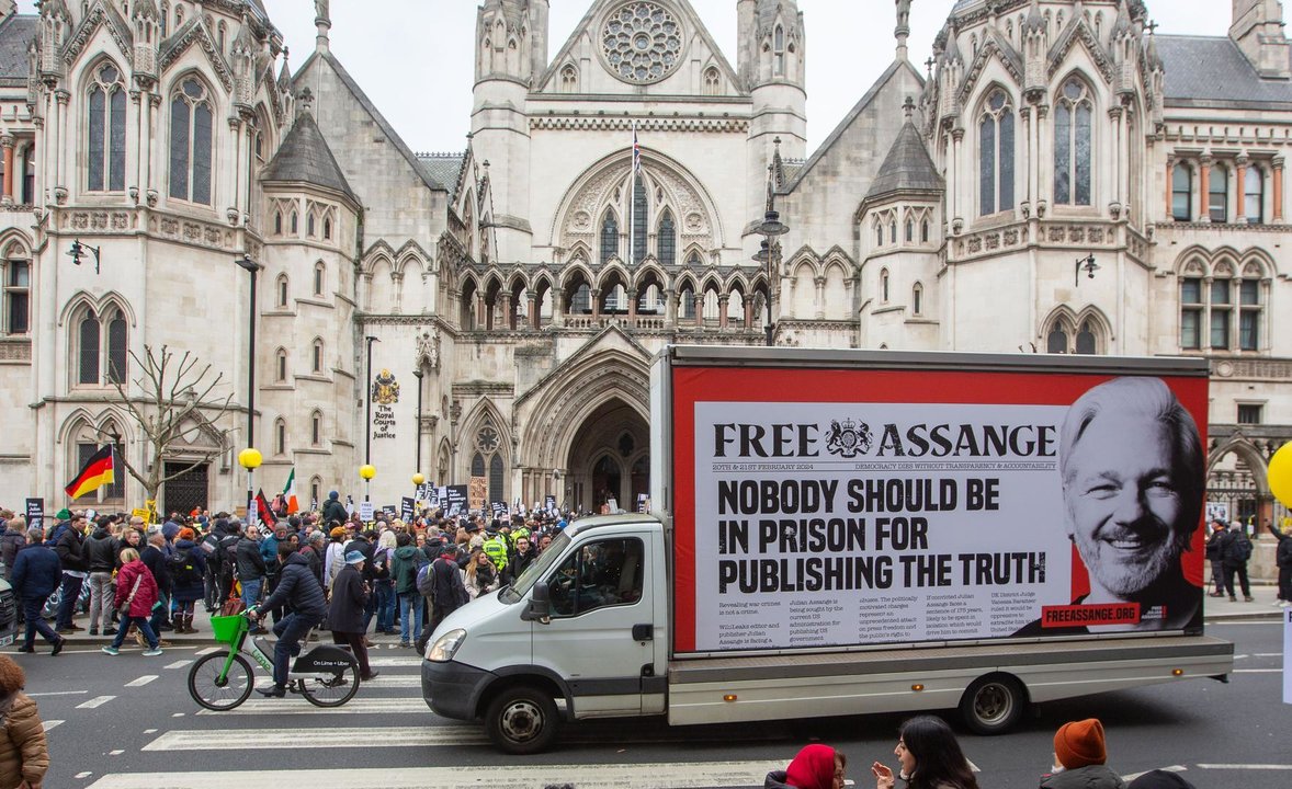 February 20, 2024, London, England, United Kingdom: Supporters of Wikileaks founder Julian Assange stage protest outside Royal Courts of Justice where his lawyers seek permission to appeal against British governments's decision to extradite him to the US.,Image: 848678386, License: Rights-managed, Restrictions: , Model Release: no, Credit line: Tayfun Salci / Zuma Press / ContactoPhoto