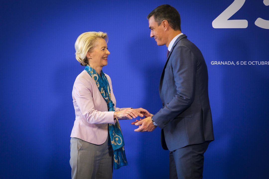 October 6, 2023, Granada, Andalusia, Spain: Pedro Sanchez and Ursula Von Der Leyen. The various European heads of state met at an informal summit of the European Economic Community.,Image: 811800989, License: Rights-managed, Restrictions: * Belgium, France and Russian Rights OUT *, Model Release: no, Credit line: Nicolas Landemard / Zuma Press / ContactoPhoto