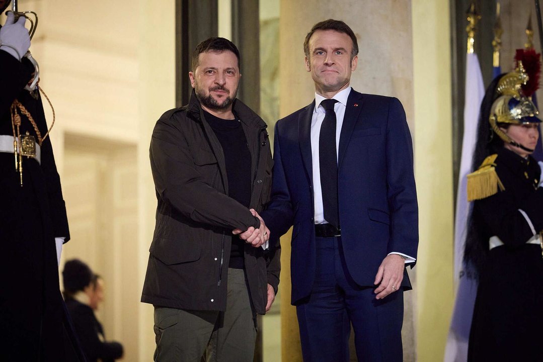 February 16, 2024, Ukraine, Ukraine, Ukraine: French President Emmanuel Macron welcomes Ukrainian President Volodymyr Zelenskyy with an official ceremony at the Elysee Palace in Paris, France on February 16, 2024,Image: 848092547, License: Rights-managed, Restrictions: , Model Release: no, Credit line: President Of Ukraine / Zuma Press / ContactoPhoto