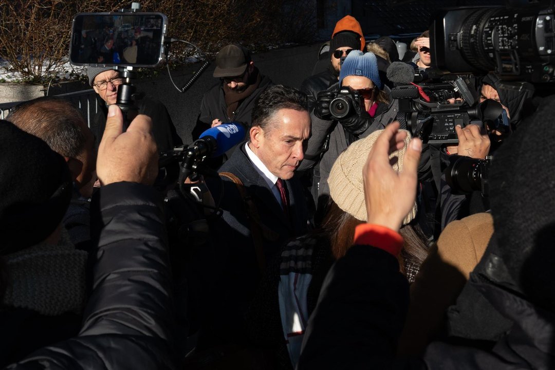 February 20, 2024, Manhattan, Ny, United States: Raymond Colon, defense lawyer for former Honduran President Juan Orlando Hernandez, arrives at the United States District Court for the Southern District in Manhattan. Hernández stands trial at the federal court on drug trafficking and weapons charges.,Image: 848757824, License: Rights-managed, Restrictions: , Model Release: no, Credit line: Derek French / Zuma Press / ContactoPhoto