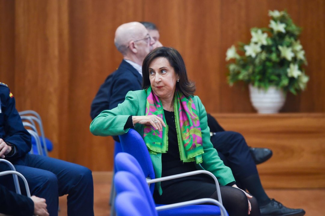 La ministra de Defensa, Margarita Robles, durante su visita al Centro de Operaciones de Vigilancia Espacial (COVE), del Ejército del Aire y del Espacio, en la Base Aérea de Torrejón, a 1 de abril de 2024, en Torrejón de Ardoz, Madrid (España). El COVE tiene como misión la vigilancia y conocimiento de la situación espacial y la provisión de servicios en apoyo al resto de operaciones que llevan a cabo las Fuerzas Armadas. En 2015 asumió el control operativo del radar de vigilancia espacial de la Agencia Espacial Europea (ESA).,Image: 861560385, License: Rights-managed, Restrictions: , Model Release: no, Pictured: MARGARITA ROBLES, Credit line: Gustavo Valiente / Europa Press / ContactoPhoto