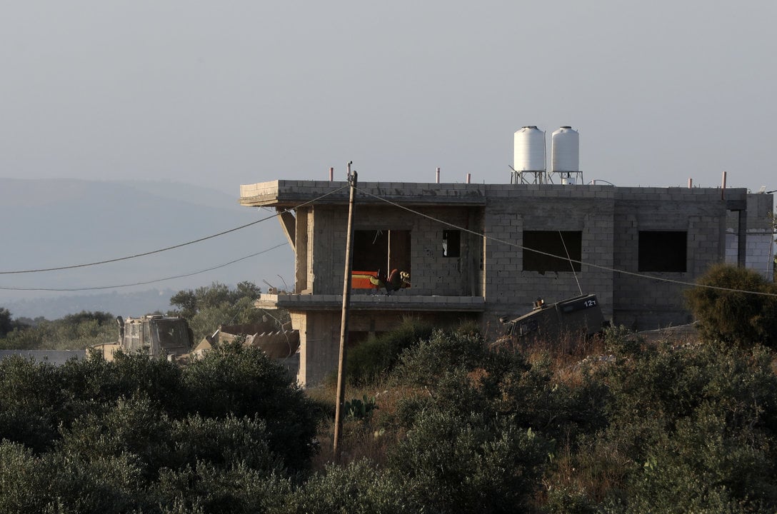QABATIYA, June 13, 2024 -- An Israeli bulldozer demolishes a house belonging to a Palestinian during an Israeli military raid in the town of Qabatiya, south of the West Bank city of Jenin, on June 13, 2024. Three Palestinians have been killed in an Israeli raid in the town of Qabatiya, south of Jenin in the northern West Bank, a Palestinian official said Thursday.
Crédito: Ayman Nobani / Xinhua News / ContactoPhoto