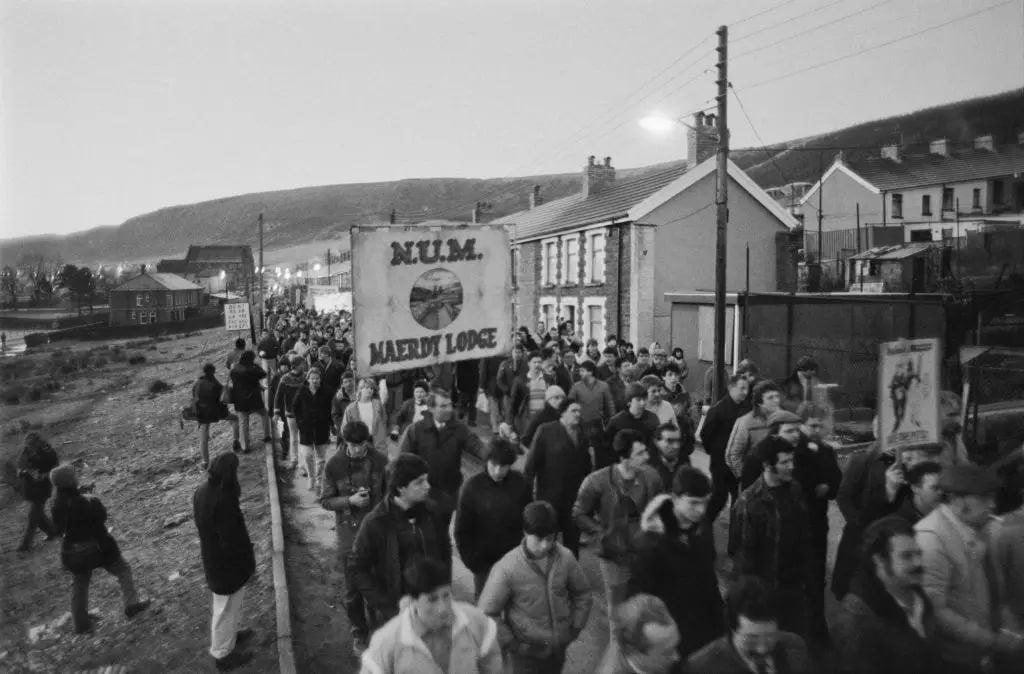 Trabajadores mineros en huelga en Maerdy Colliery — John Downing / Daily Express / Hulton Archive / Getty Images