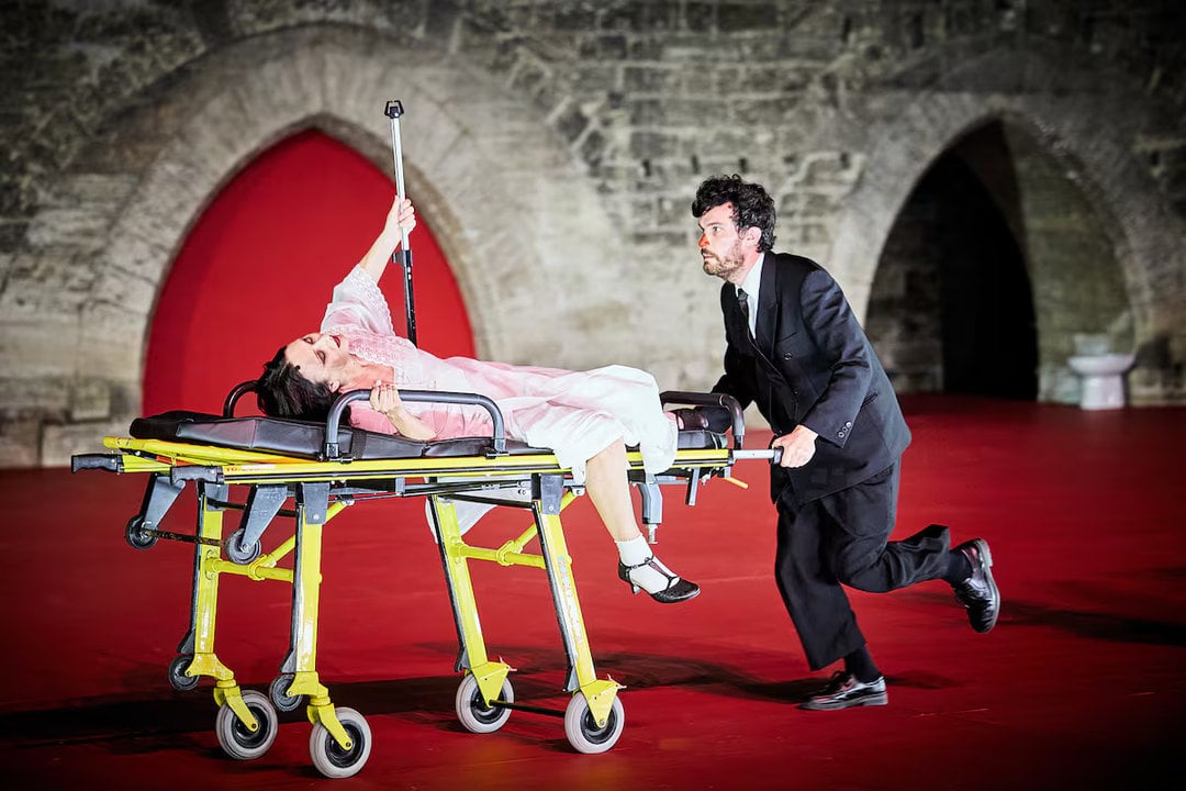 Angélica Liddell, en una escena de 'Dämon. El funeral de Bergman — Christophe Raynaud de Lage / Festival d'Avignon