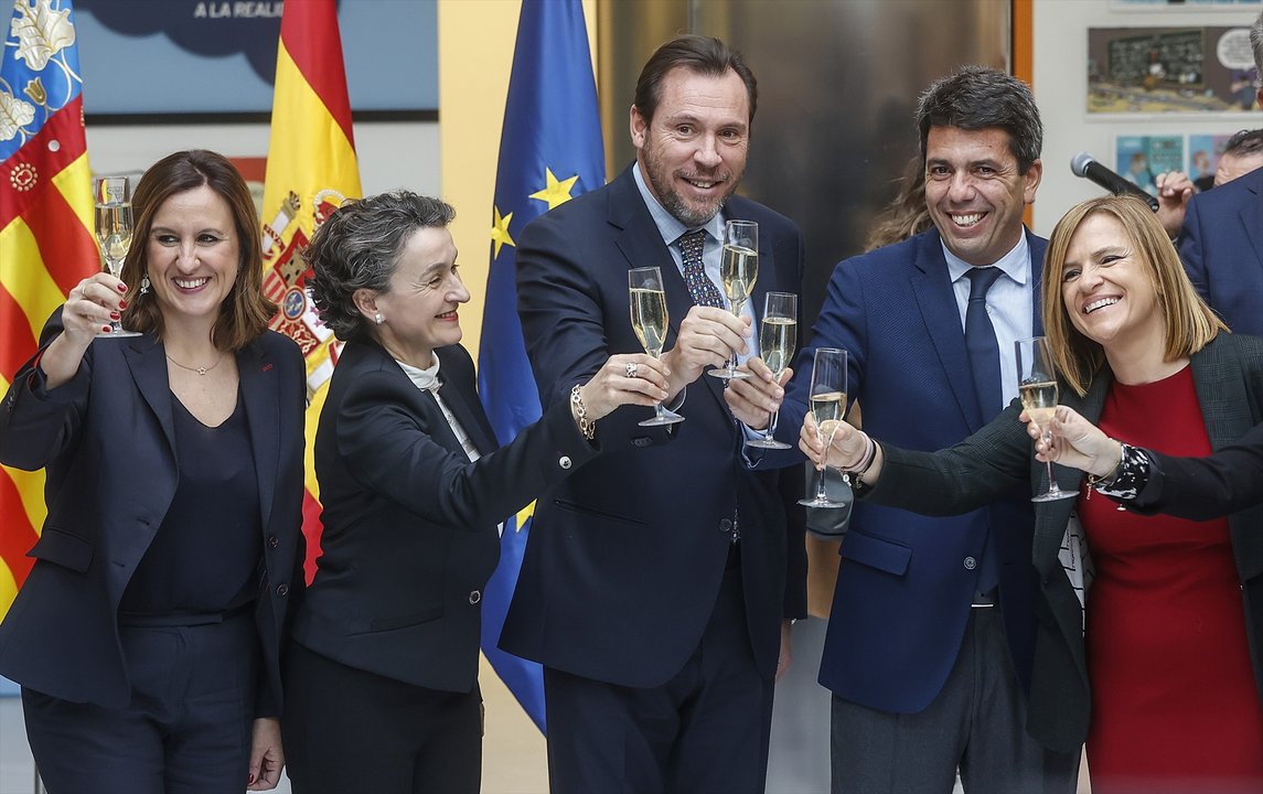 EuropaPress_5636406_i_d_alcaldesa_valencia_maria_jose_catala_presidenta_puerto_valencia_mar
Rober Solsona / Europa Press