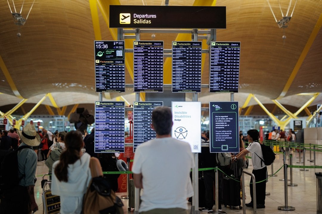 EuropaPress_6059773_varias_personas_aeropuerto_adolfo_suarez_madrid_barajas_28_junio_2024
Alejandro Martínez Vélez / Europa Press