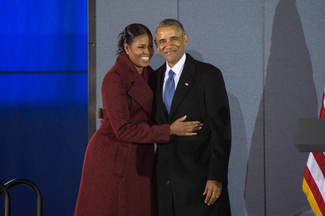 January 20, 2017 - MD, United States - Former U.S. President Barack Obama hugs his wife, former First Lady Michelle Obama, after his farewell address at Joint Base Andrews January 20, 2017 in Maryland.,Image: 320620771, License: Rights-managed, Restrictions: , Model Release: no, Credit line: Ryan J. Sonnier / Zuma Press / ContactoPhoto