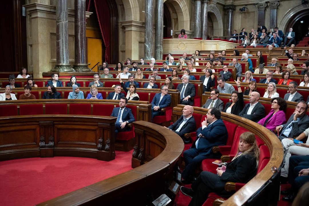 EuropaPress_5530570_votacion_prohibir_correbous_sesion_plenaria_parlament_25_octubre_2023