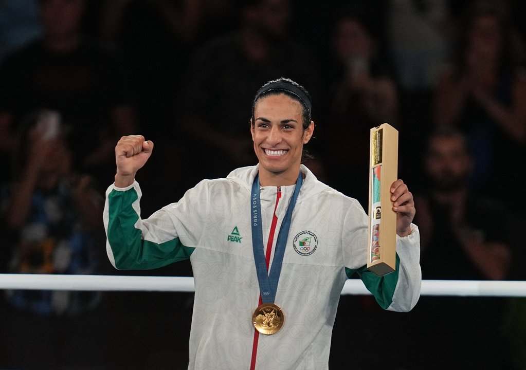 August 06 2024: Imane Khelif (Algeria) celebrates gold on Day 14 of the Olympic Games at Roland Garros, Paris, France. Ulrik Pedersen/CSM.,Image: 897470741, License: Rights-managed, Restrictions: , Model Release: no, Pictured: Khelif Imane, Credit line: Ulrik Pedersen / Zuma Press / ContactoPhoto