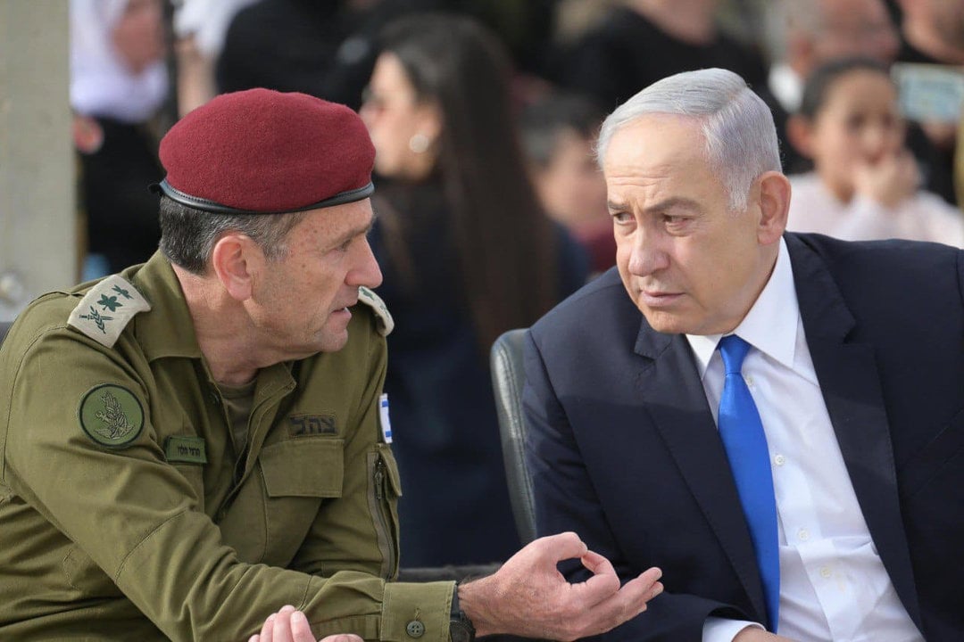 Yoav Gallant y Benjamin Netanyahu — Amos Ben Gershom/Israel Gpo / Zuma Press / ContactoPhoto