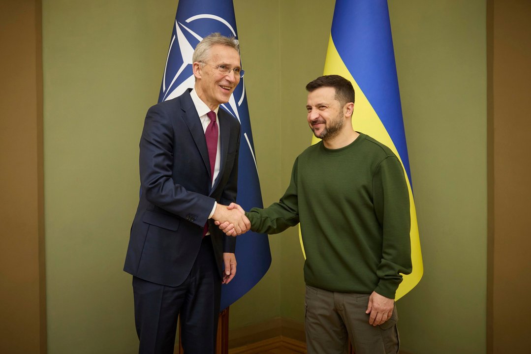 El secretario general de la OTAN, Jens Stoltenberg, y el presidente de Ucrania Volodímir Zelenski — Ukraine Presidency/Ukrainian Pre / Zuma Press / ContactoPhoto