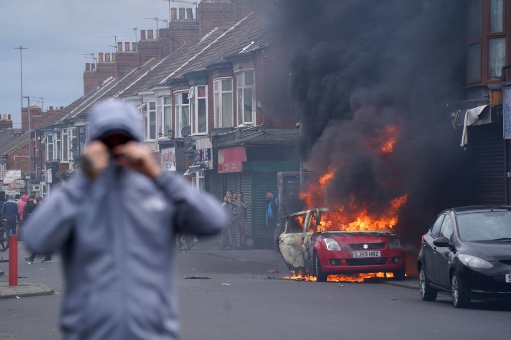 Protesta contra la inmigración en Middlesbrough — CNN