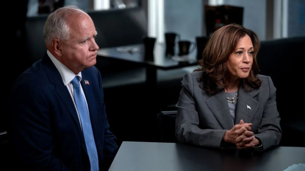 Fotograma de la entrevista de Kamala Harris y Tim Walz en CNN