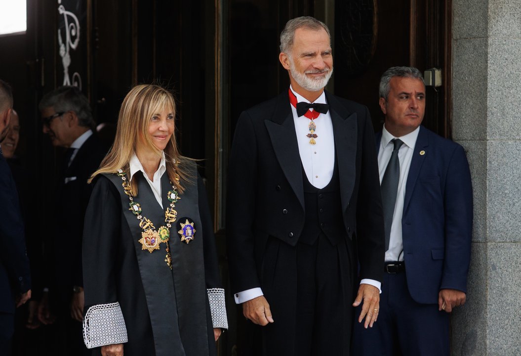 La nueva presidenta del Tribunal Supremo y del Consejo General del Poder Judicial, Isabel Perelló y el Rey Felipe VI, llegan al acto solemne de apertura del año judicial 2024/2025, a 5 de septiembre de 2024, en Madrid (España). La Justicia inaugura curso hoy con un Consejo General del Poder Judicial (CGPJ) plenamente renovado, después de que el anterior doblara mandato caducado, y una Presidencia que, por primera vez, ocupa una mujer. Esta es la primera vez en cinco años que la Justicia arranca el curso con un CGPJ renovado.
05 SEPTIEMBRE 2024;CONSEJO GENERAL DEL PODER JUDICIAL;ISABEL PEREELÓ;JUSTICIA
Alejandro Martínez Vélez / Europa Press
05/9/2024