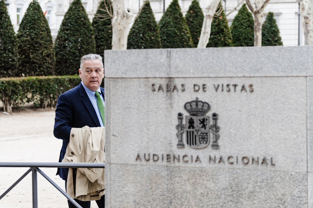 El ex consejero Alfredo Prada a su llegada a un juicio en la Audiencia Nacional — Carlos Luján / Europa Press