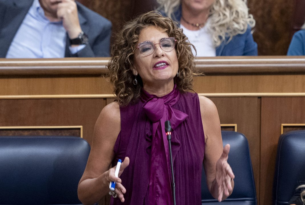 La vicepresidenta primera y ministra de Hacienda, María Jesús Montero, interviene durante una sesión de control al Gobierno, en el Congreso de los Diputados, a 11 de septiembre de 2024, en Madrid (España). La financiación singular para Cataluña pactada entre el PSC y ERC es uno de los temas clave de hoy de la primera sesión de control al Gobierno en el Congreso tras el periodo vacacional, con varias preguntas de PP y Junts a ministros del Gobierno.

Alberto Ortega / Europa Press
11 SEPTIEMBRE 2024;CONGRESO;GOBIERNO;PRESUPUESTO;CONGRESO_;CONGRESO DIPUTADOS
11/9/2024