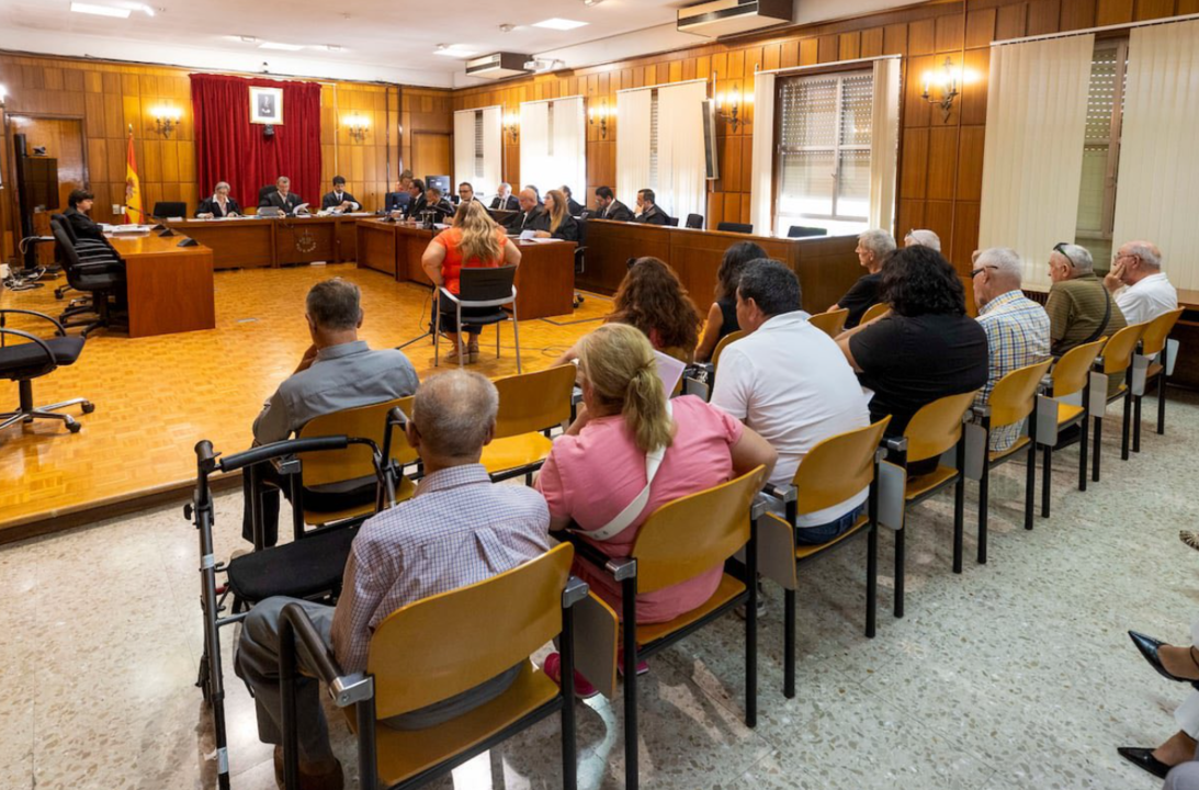 Juicio a empresarios de la Región de Murcia acusados de implicación en una red de explotación sexual de menores — Foto: X