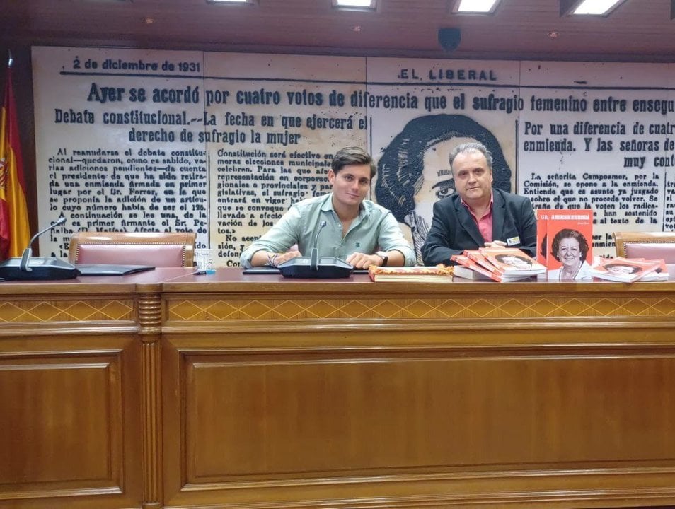 Vito Quiles y Carles Recio en la presentación del libro en el Senado